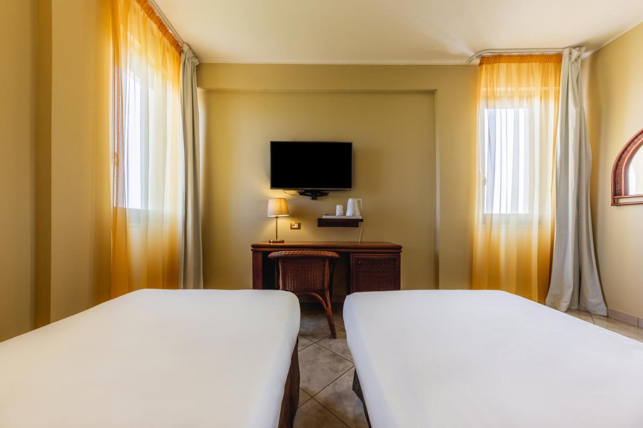 Apulia Hotel Taranto Ara Solis Lido Azzurro Eksteriør billede