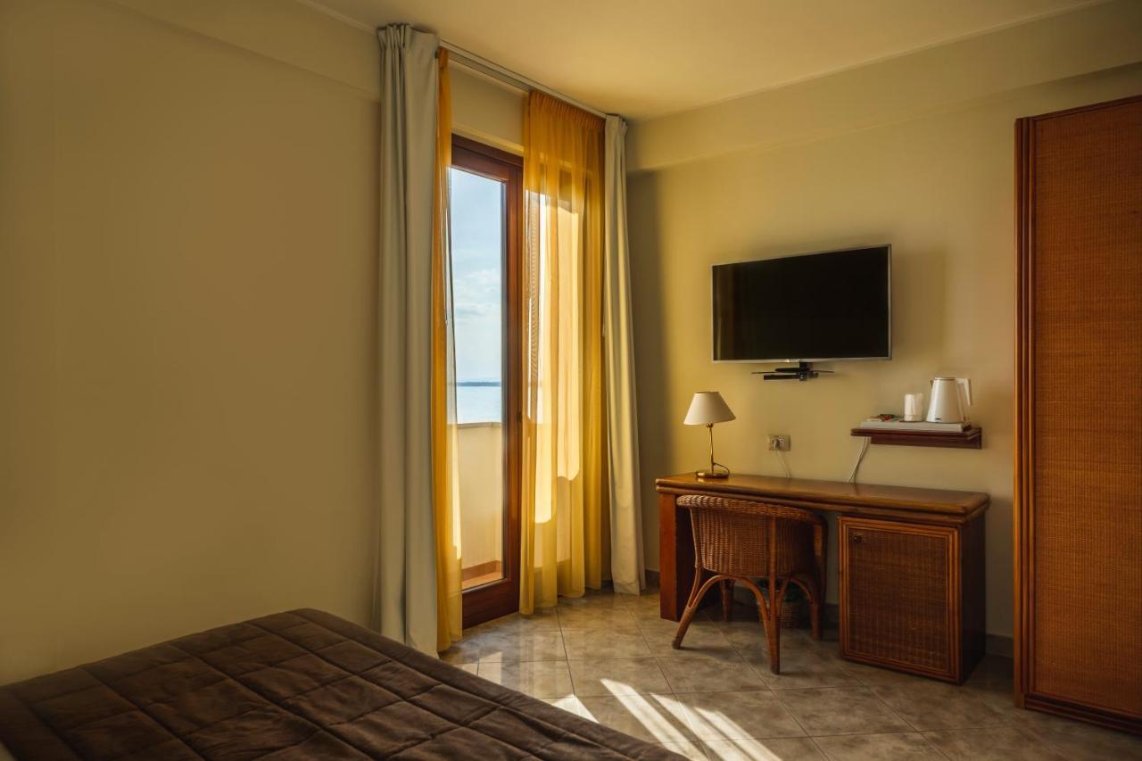 Apulia Hotel Taranto Ara Solis Lido Azzurro Eksteriør billede