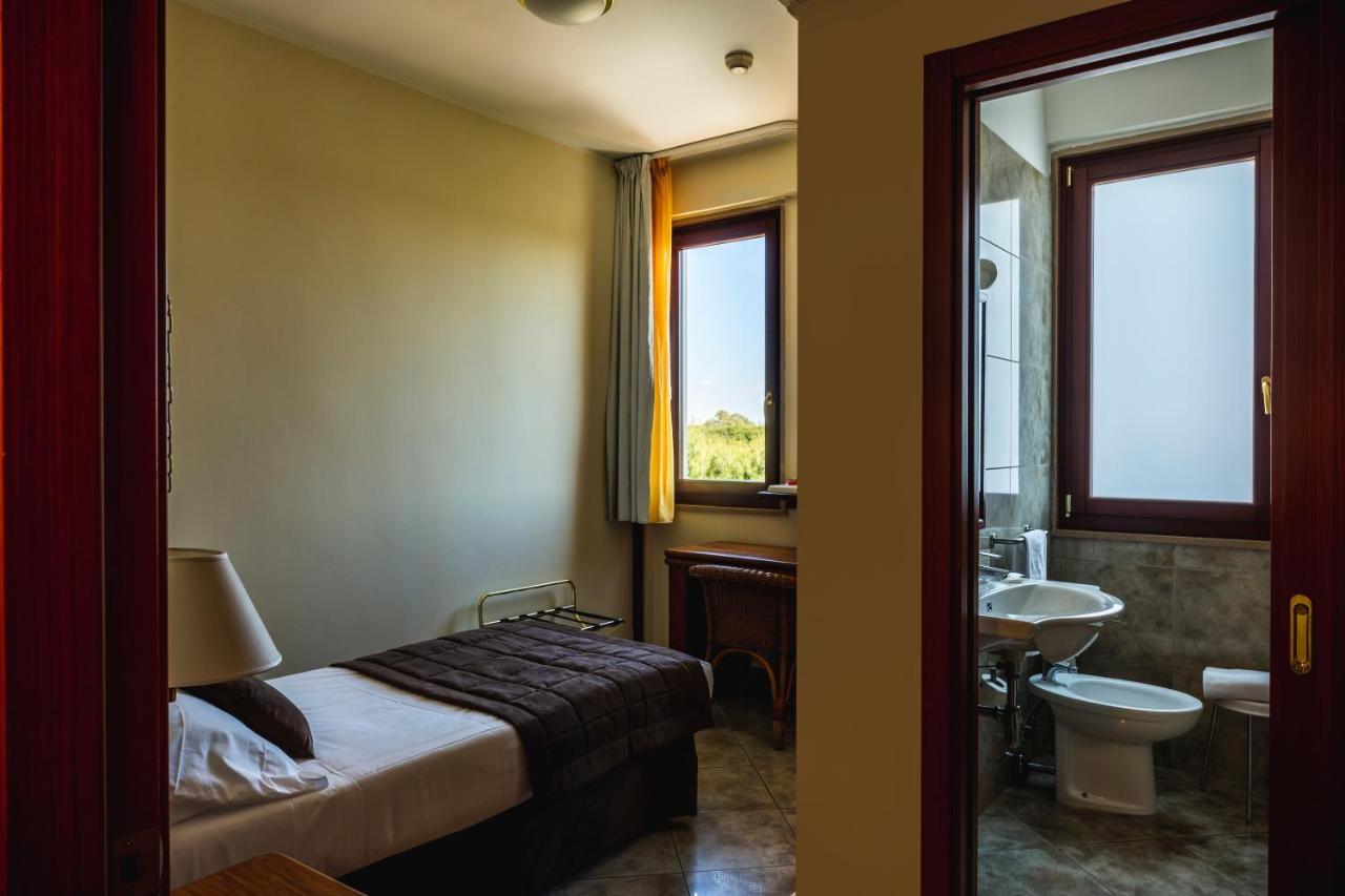 Apulia Hotel Taranto Ara Solis Lido Azzurro Eksteriør billede
