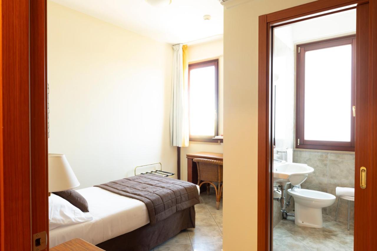 Apulia Hotel Taranto Ara Solis Lido Azzurro Eksteriør billede