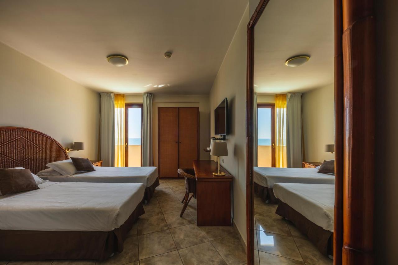 Apulia Hotel Taranto Ara Solis Lido Azzurro Eksteriør billede