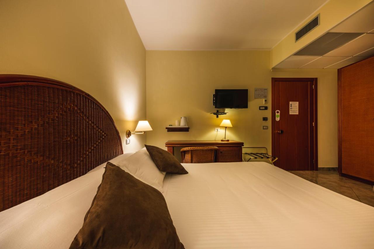 Apulia Hotel Taranto Ara Solis Lido Azzurro Eksteriør billede