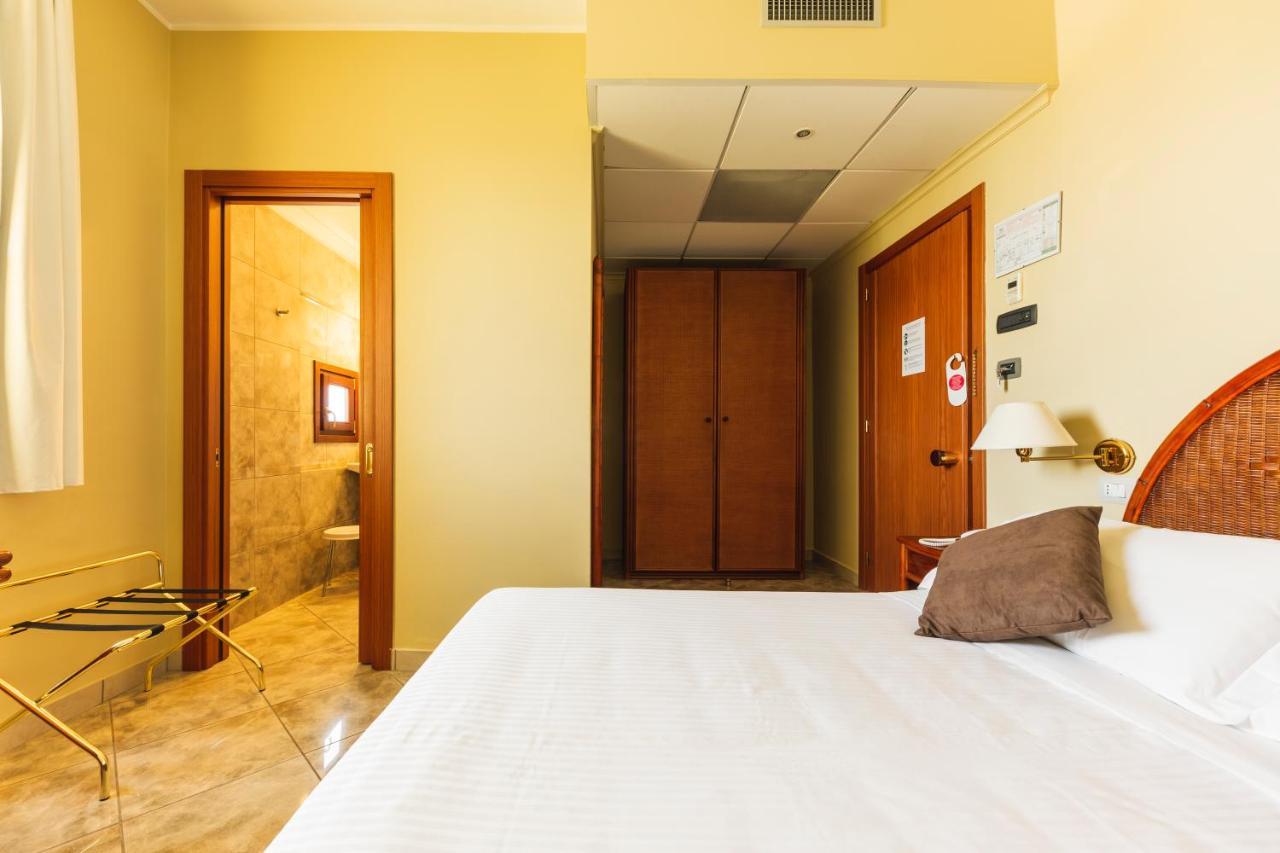Apulia Hotel Taranto Ara Solis Lido Azzurro Eksteriør billede