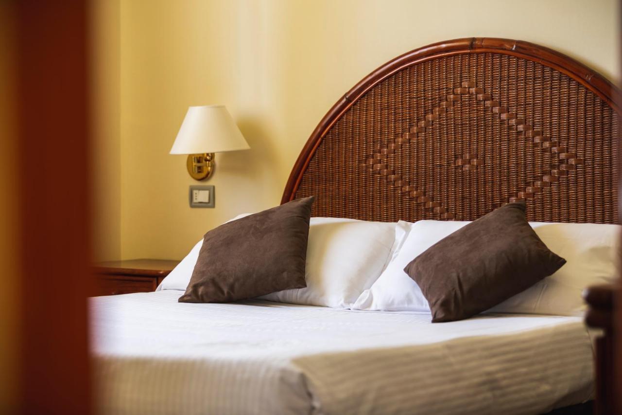Apulia Hotel Taranto Ara Solis Lido Azzurro Eksteriør billede