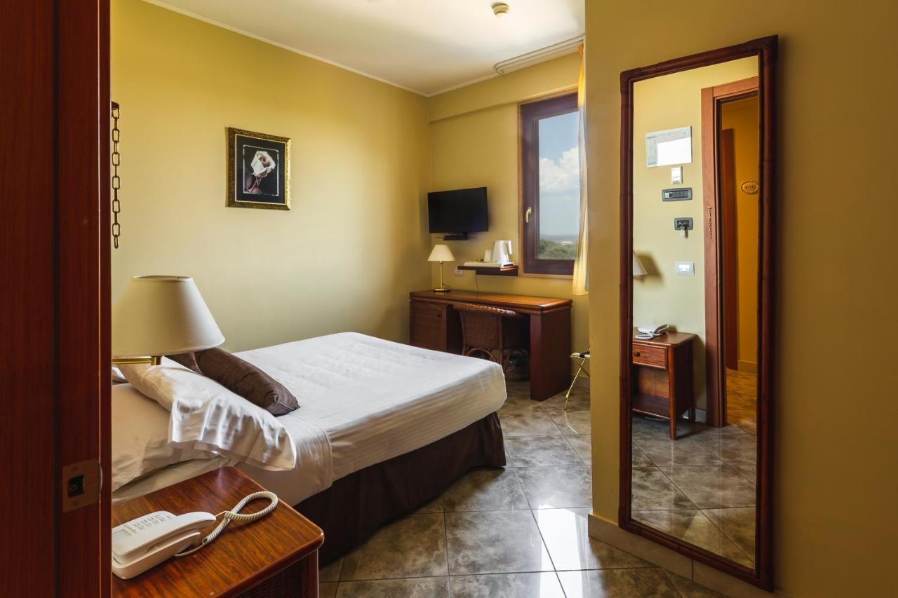 Apulia Hotel Taranto Ara Solis Lido Azzurro Eksteriør billede