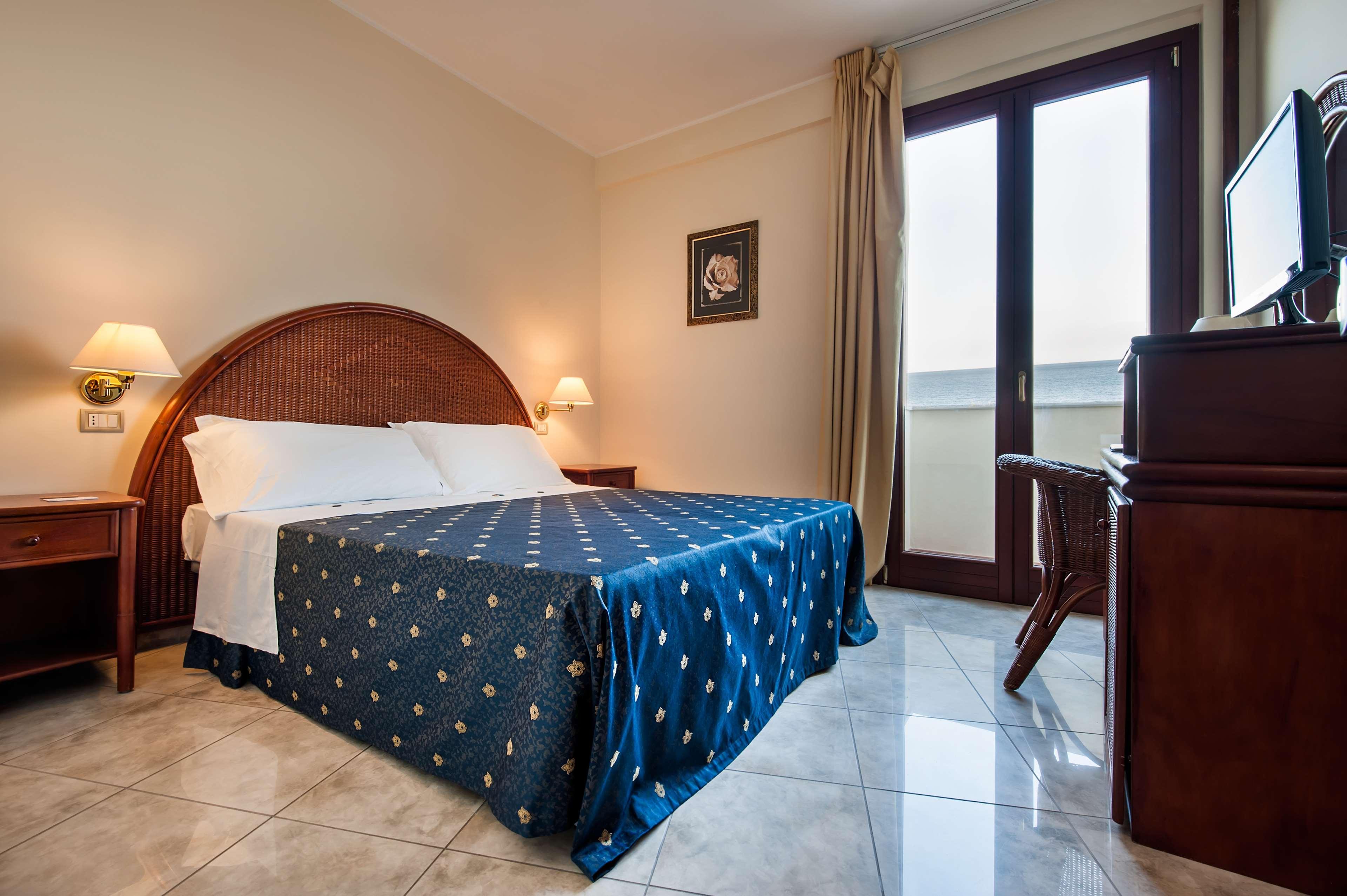 Apulia Hotel Taranto Ara Solis Lido Azzurro Eksteriør billede